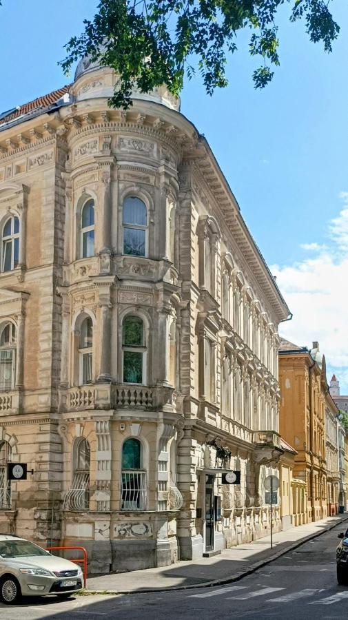 Nice Flat Under The Castle Bratislava Exterior foto